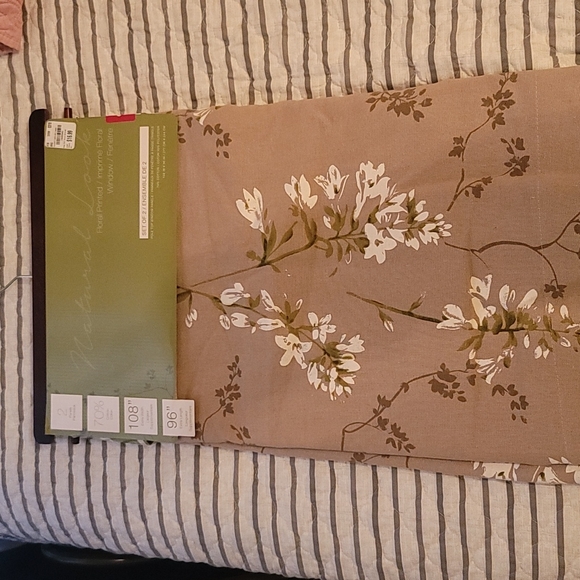 Natural Look Curtains - Picture 1 of 3